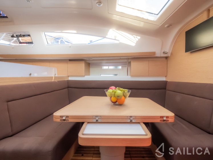 Elan 40 Impression - Yacht Charter Sailica