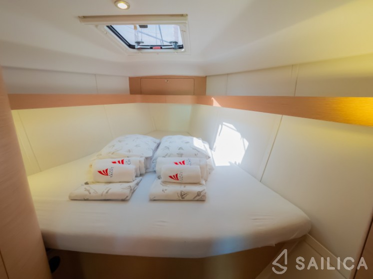 Elan 40 Impression - Yacht Charter Sailica
