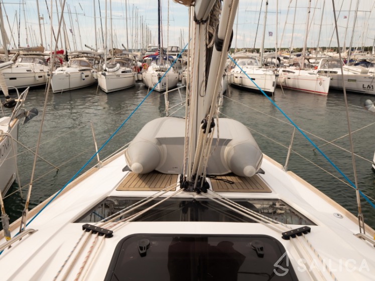 Elan 40 Impression - Yacht Charter Sailica
