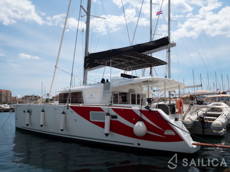 Lagoon 450  Flybridge - Yacht Charter Sailica