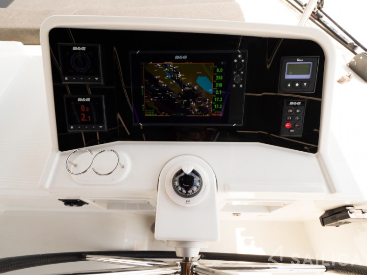 Lagoon 450  Flybridge - Yacht Charter Sailica