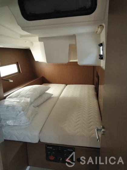 Oceanis 46.1 - Yacht Charter Sailica