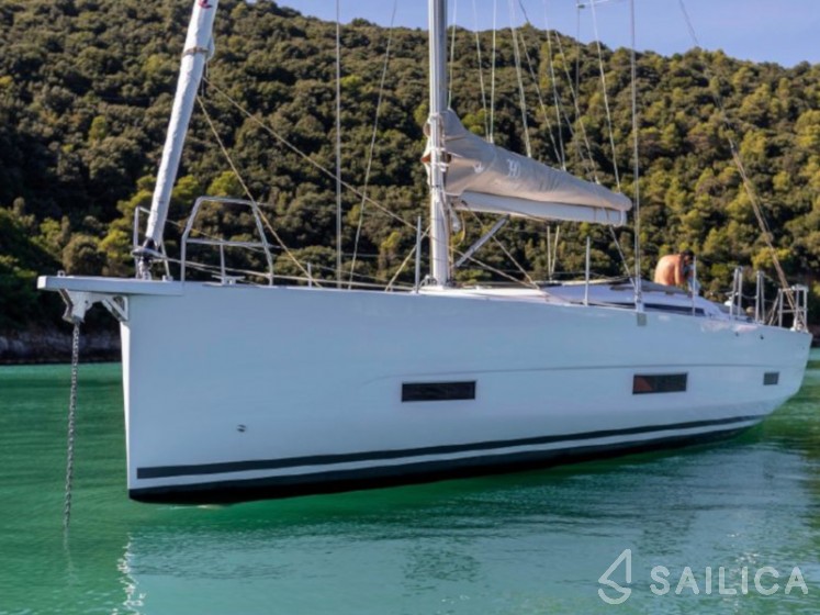 Dufour 390 Grand Large - Yacht Charter Sailica