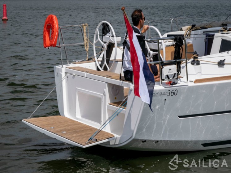 Dufour 360 GL - Yacht Charter Sailica