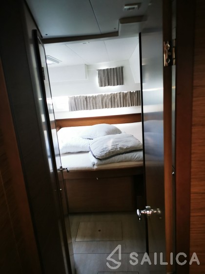 Lagoon 42 - Yacht Charter Sailica