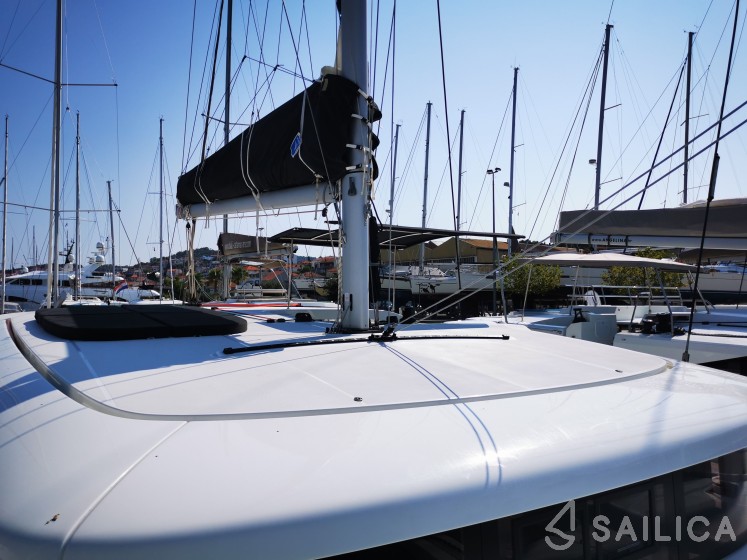 Lagoon 42 - Yacht Charter Sailica