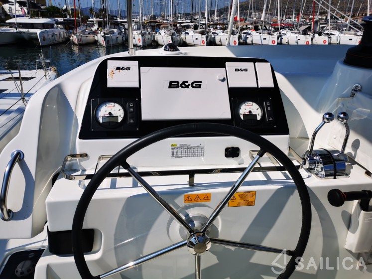Lagoon 42 - Yacht Charter Sailica