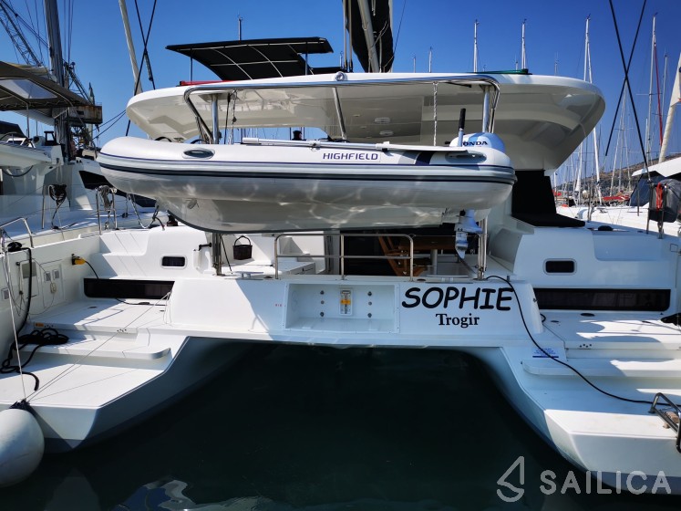 Lagoon 42 - Yacht Charter Sailica