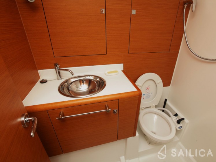Sun Odyssey 439 - Yacht Charter Sailica