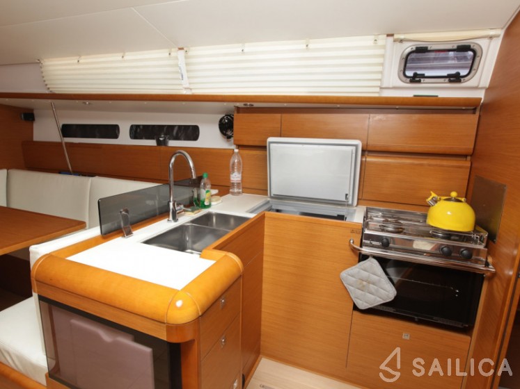 Sun Odyssey 439 - Yacht Charter Sailica