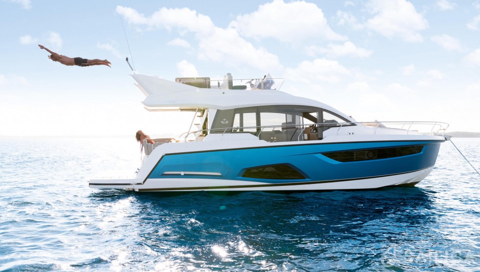 Sealine F430 - Yacht Charter Sailica