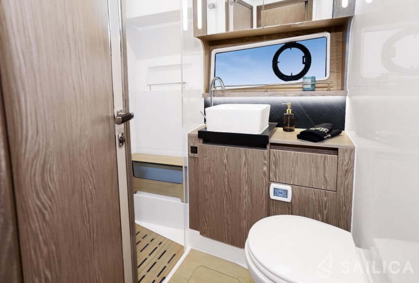 Sealine F430 - Yacht Charter Sailica
