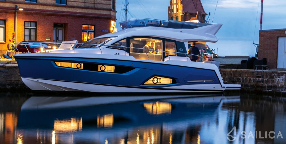 Sealine F430 - Yacht Charter Sailica