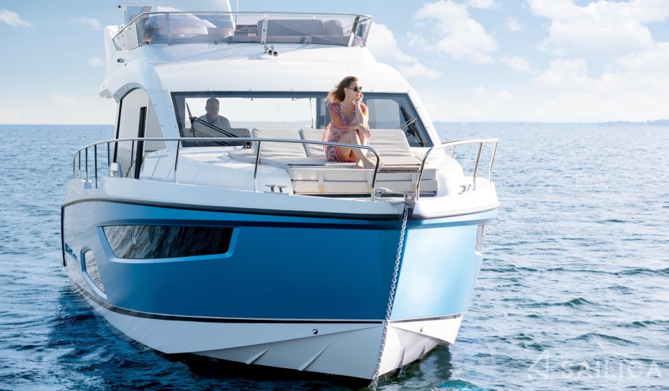 Sealine F430 - Yacht Charter Sailica