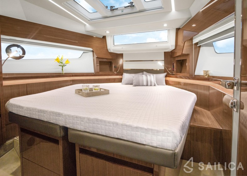 Sealine F430 - Yacht Charter Sailica