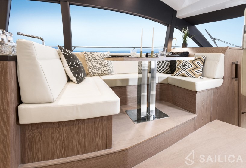 Sealine F430 - Yacht Charter Sailica