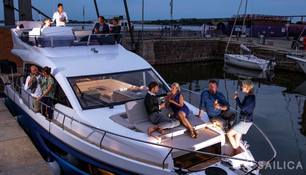 Sealine F430 - Yacht Charter Sailica