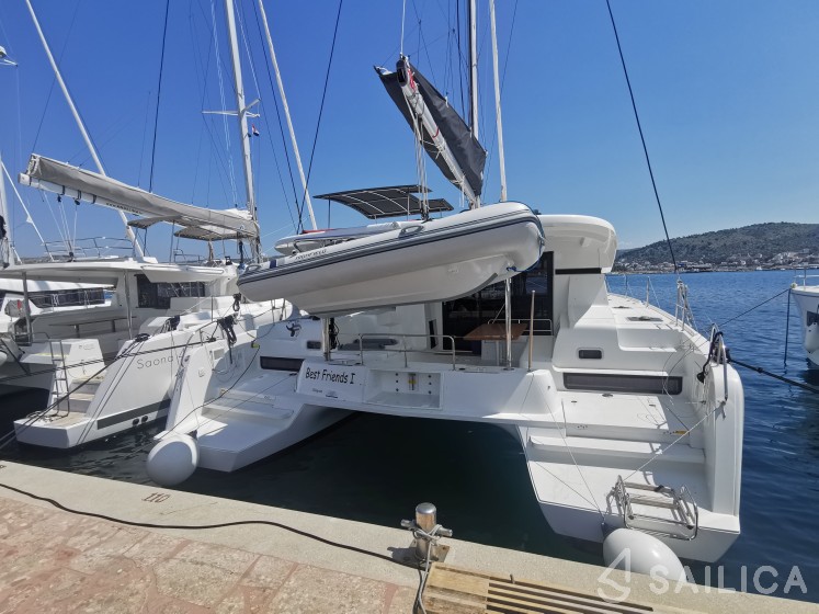 Lagoon 42 - Yacht Charter Sailica