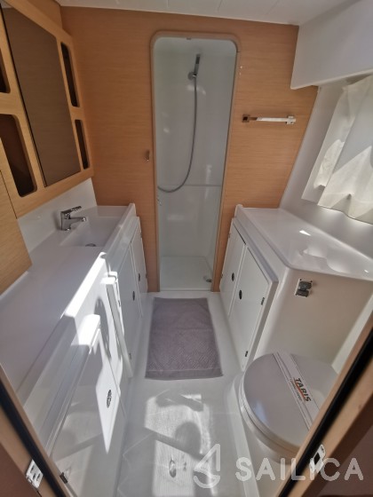 Lagoon 42 - Yacht Charter Sailica