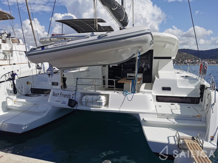 Lagoon 42 - Yacht Charter Sailica
