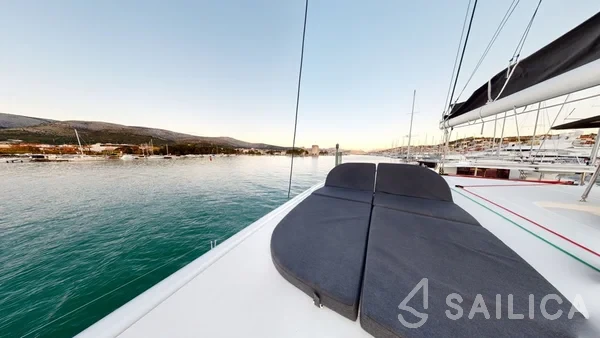 Lagoon 42 - Yacht Charter Sailica
