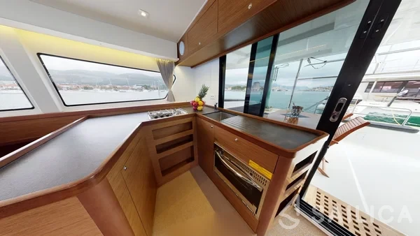 Lagoon 42 - Yacht Charter Sailica