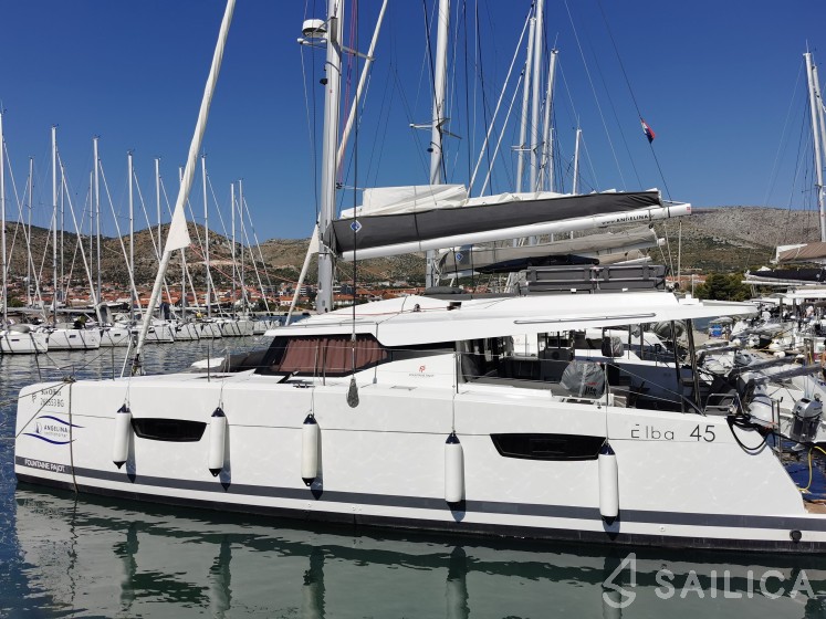 Elba 45 - Yacht Charter Sailica
