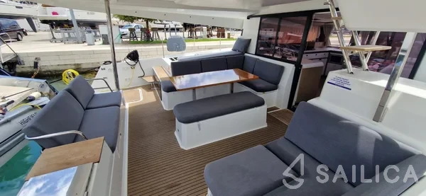 Elba 45 - Yacht Charter Sailica