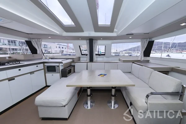 Elba 45 - Yacht Charter Sailica