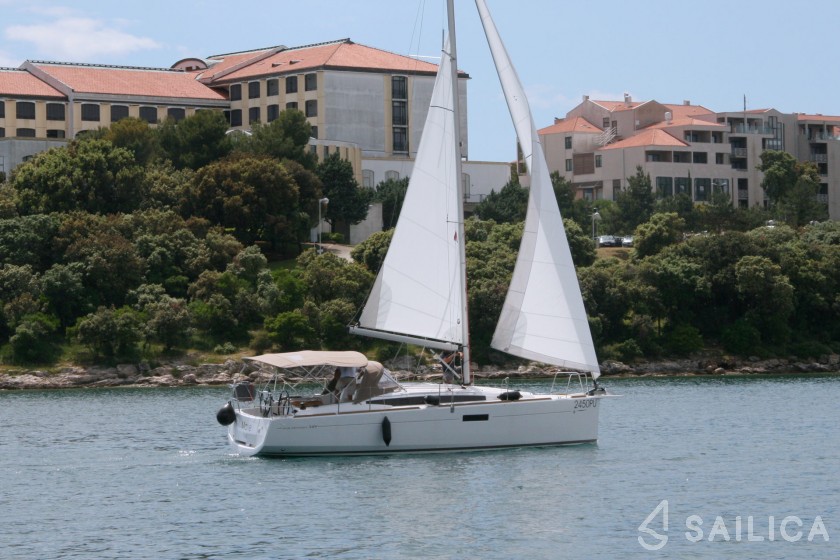 Sun Odyssey 349 - Yacht Charter Sailica