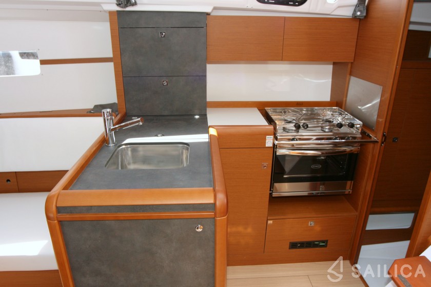 Sun Odyssey 349 - Yacht Charter Sailica