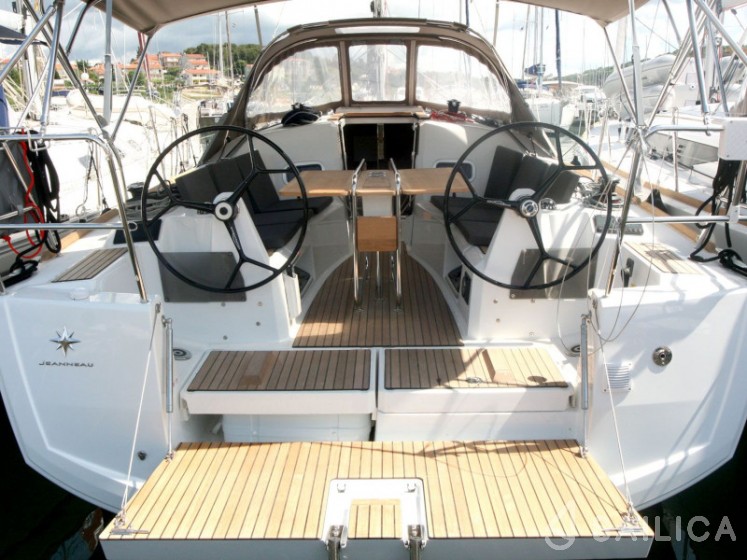 Sun Odyssey 349 - Yacht Charter Sailica