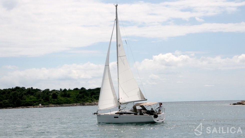 Sun Odyssey 349 - Yacht Charter Sailica