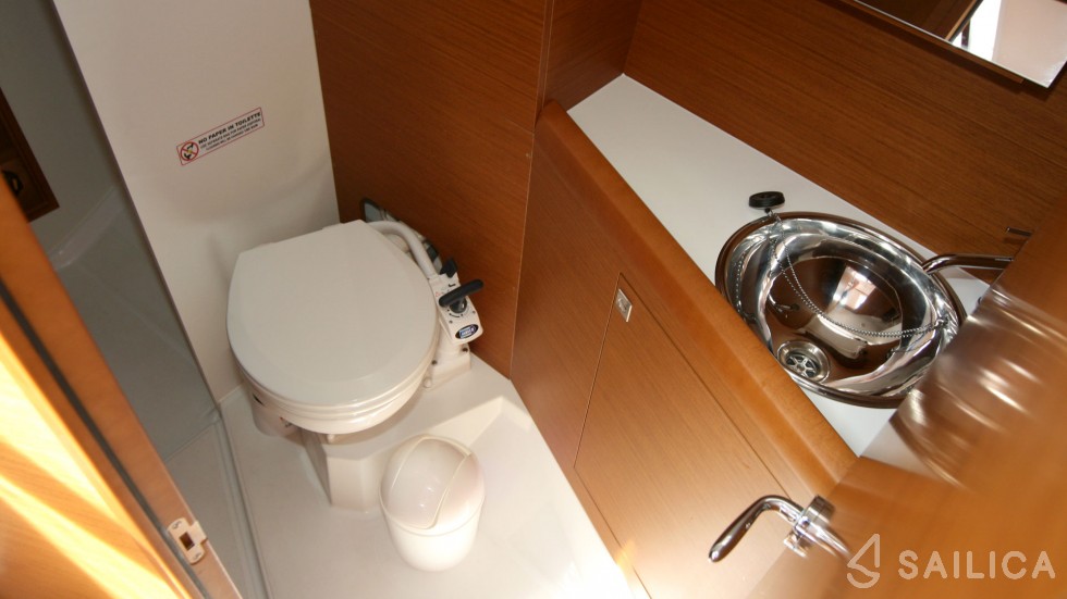 Sun Odyssey 349 - Yacht Charter Sailica