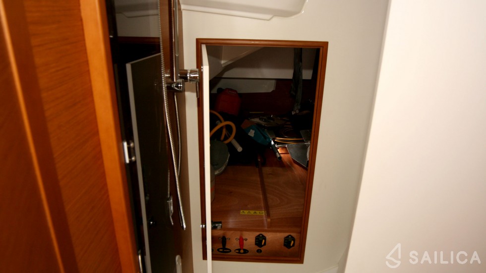 Sun Odyssey 349 - Yacht Charter Sailica