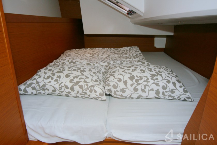 Sun Odyssey 349 - Yacht Charter Sailica