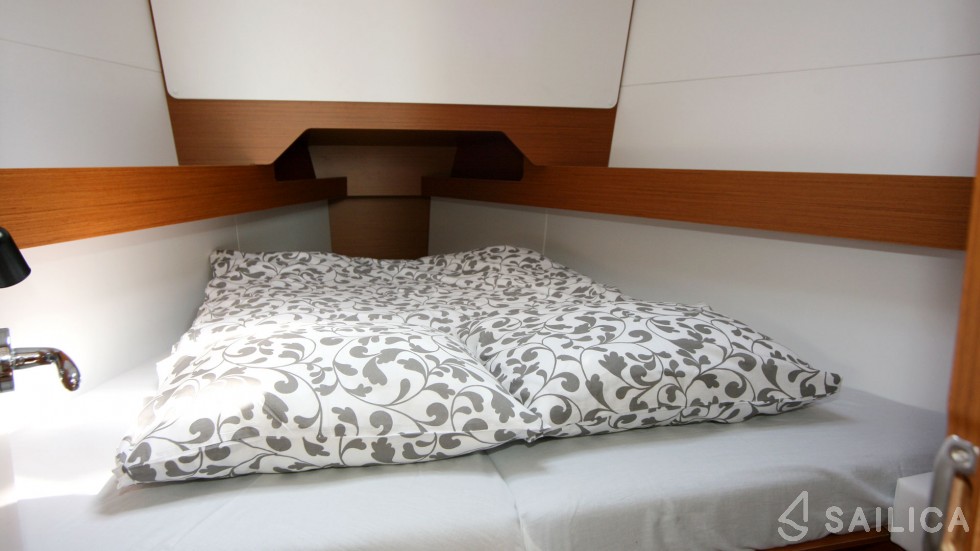Sun Odyssey 349 - Yacht Charter Sailica