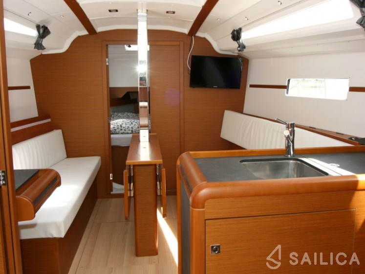 Sun Odyssey 349 - Yacht Charter Sailica