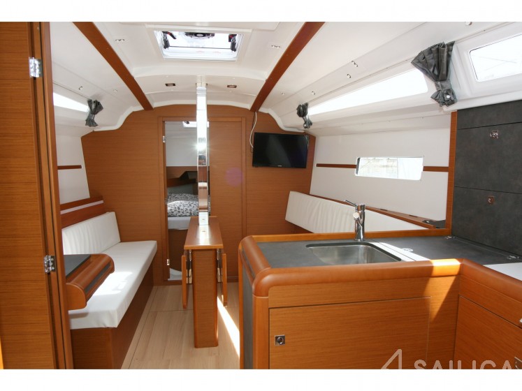 Sun Odyssey 349 - Yacht Charter Sailica