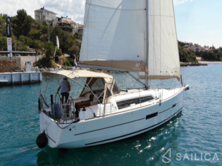 Dufour 382 GL - Yacht Charter Sailica