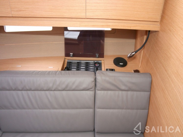 Dufour 382 GL - Yacht Charter Sailica
