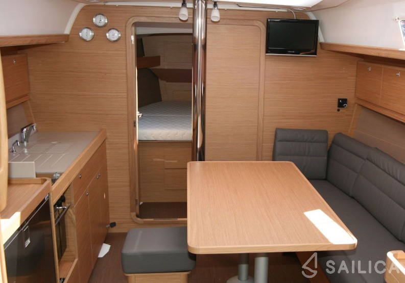 Dufour 382 GL - Yacht Charter Sailica