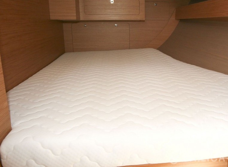 Dufour 382 GL - Yacht Charter Sailica