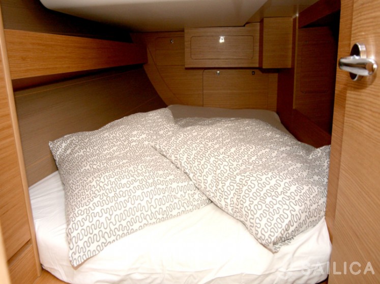Dufour 382 GL - Yacht Charter Sailica