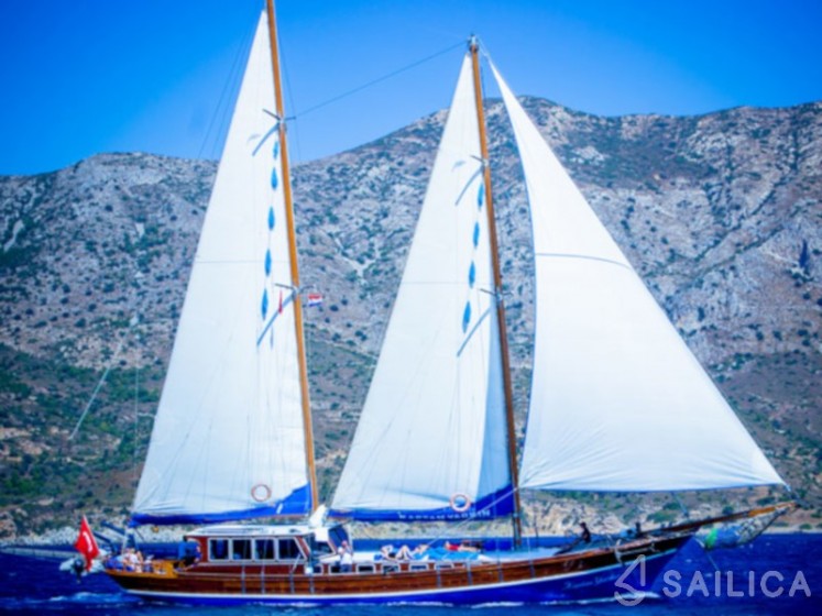 Gulet - Yacht Charter Sailica