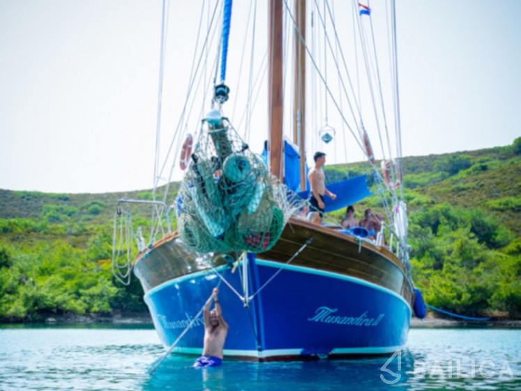 Gulet - Yacht Charter Sailica