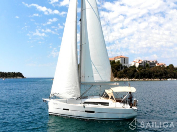 Dufour 382 Grand Large - Yacht Charter Sailica