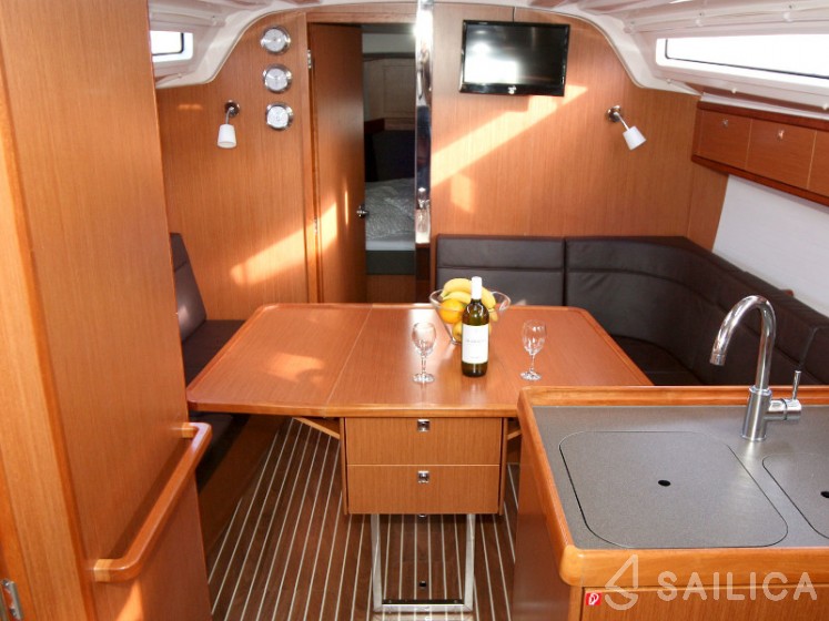 Bavaria 37 Cruiser - Yacht Charter Sailica