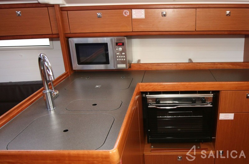 Bavaria 37 Cruiser - Yacht Charter Sailica