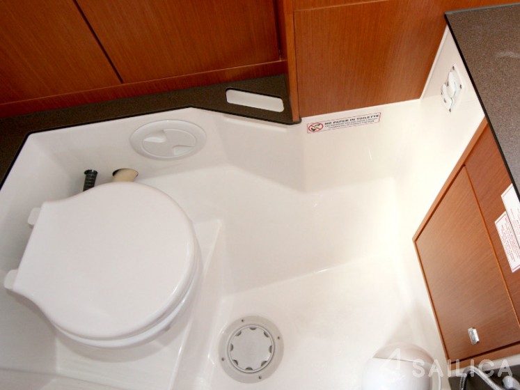Bavaria 37 Cruiser - Yacht Charter Sailica